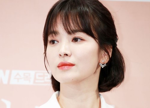   Bạn thân tiết lộ, Song Hye Kyo khóc rất nhiều, muốn níu kéo hôn nhân  