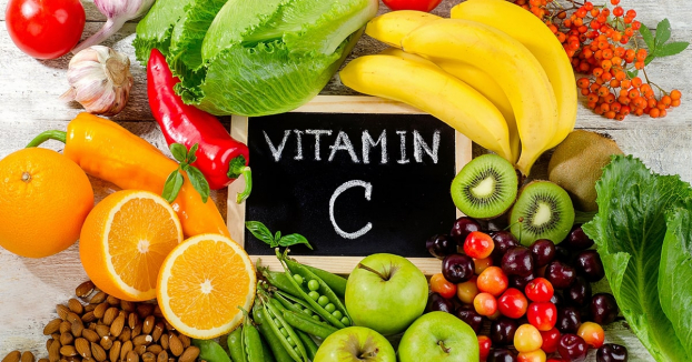  Vitamin C có trong rau quả giúp trẻ hấp thu dễ dàng hơn. Ảnh minh họa  