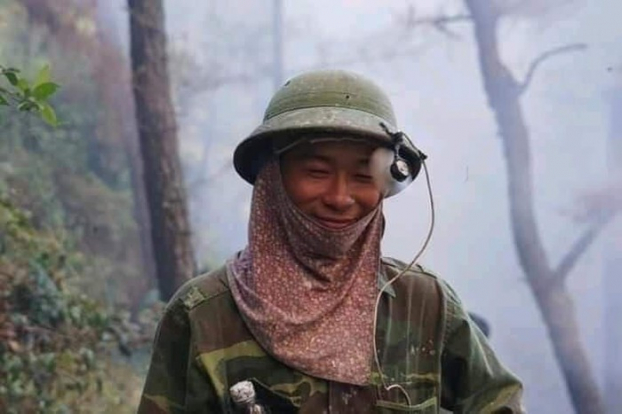   Nụ cười của một cán bộ tăng viện từ Quân Khu 4 (Ảnh: Hà Tùng Long)  