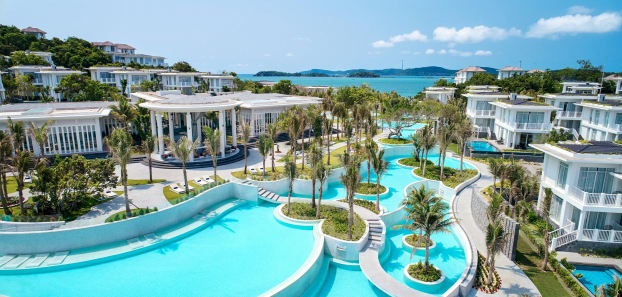   Khu nghỉ dưỡng chủ đề sang trọng bậc nhất thế giới (World's Leading Luxury Themed Resort 2018) JW Marriott Phu Quoc Emerald Bay thu hút đông đảo khách hạng sang đến Nam đảo Ngọc.  