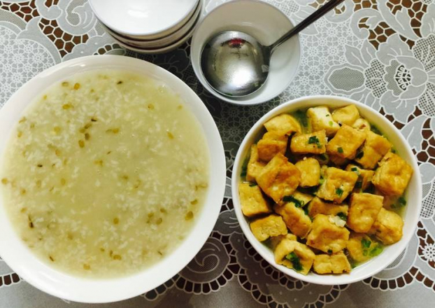 Dinh dưỡng cho trẻ: 4 món cháo trị cảm tốt mà an toàn hơn kháng sinh 3