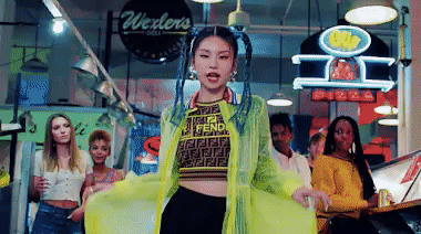 ITZY comeback với MV 'ICY' đậm chất hè, xịn xò hơn cả đàn chị TWICE 3