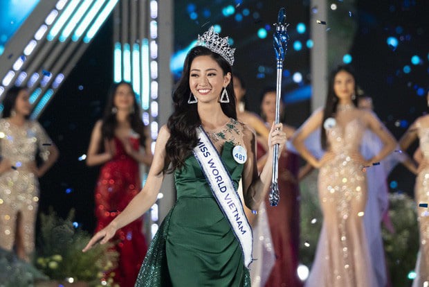 Nhan sắc đời thường vạn người mê của Lương Thùy Linh tân Hoa hậu Thế giới Việt Nam 2019 0