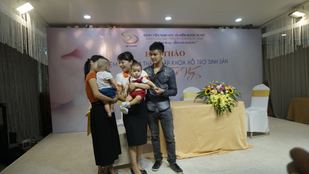   Phó GĐ Bệnh viện Lê Thị Thu Hiền là 'người mẹ có rất nhiều con'.  