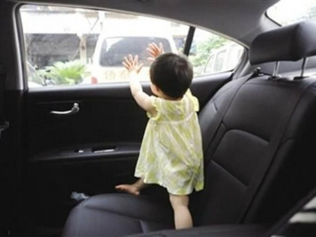   Trẻ em nếu bị nhốt lâu trong xe ô tô thì tâm lý đầu tiên thường là sợ hãi, rồi la hét. Ảnh minh họa  