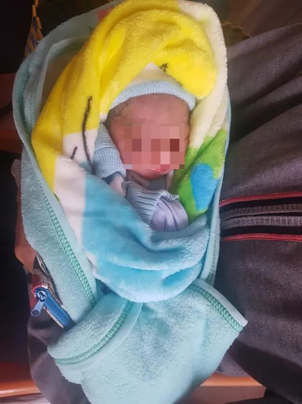   Bé sơ sinh bị bỏ rơi là bé trai nặng 3 kg  