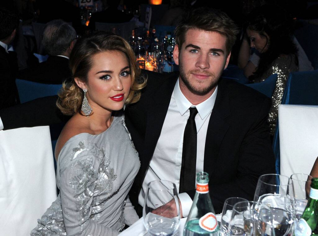 Miley Cyrus và Liam Hemsworth ly hôn sau gần 1 năm chung sống 1