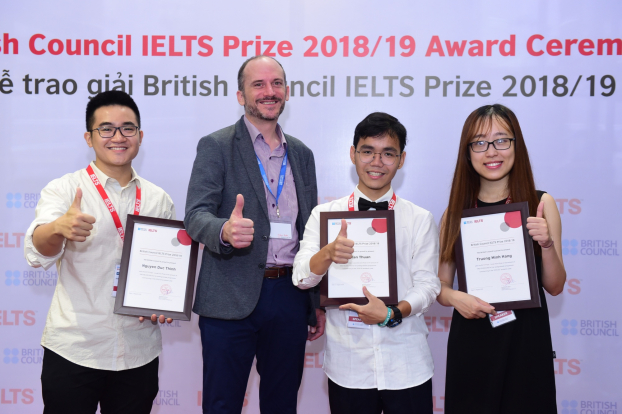   Ba thí sinh Việt Nam nhận Học bổng IELTS Prize 2018/19 từ Hội đồng Anh  