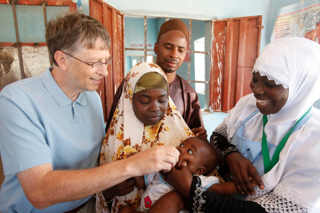   Bill Gates chi rất nhiều tiền cho từ thiện  