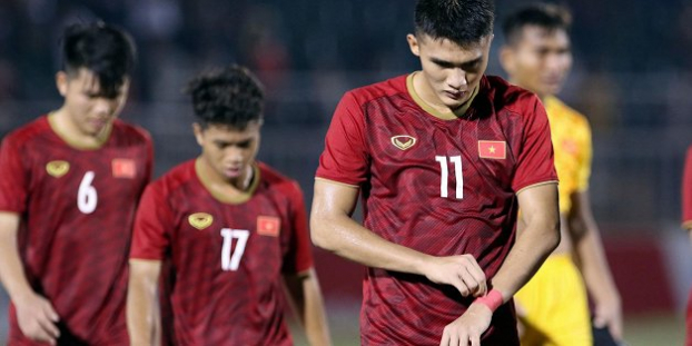 Tin tức bóng đá 16/8: U18 Việt Nam thua Campuchia ê chề, HLV Hoàng Anh Tuấn từ chức 0