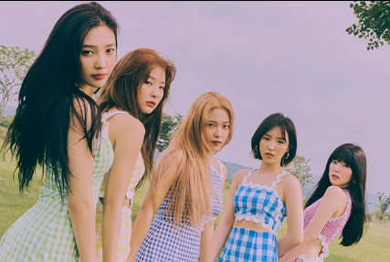Red Velvet bị tố diện trang phục đạo nhái trong MV  'UMPAH UMPAH'? 9