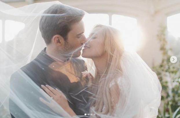 PewDiePie bất ngờ kết hôn với bạn gái yêu 8 năm khiến fan 'không kịp trở tay' 6