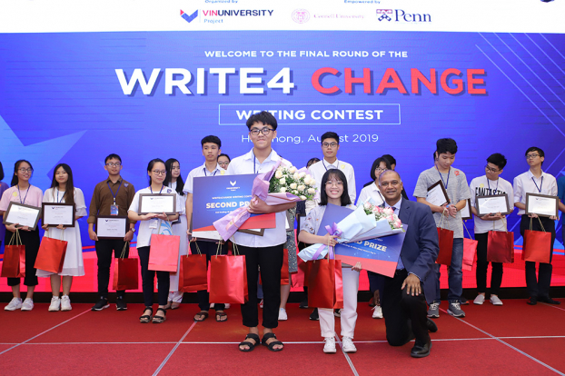 Bí quyết của nữ sinh giành giải nhất cuộc thi viết luận bằng tiếng Anh Write4Change 2