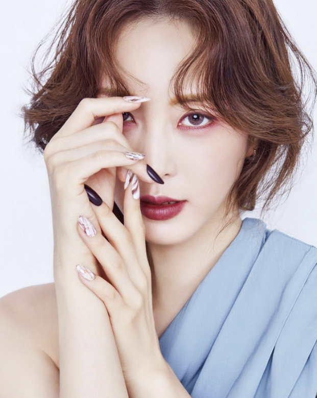   Han Ye Seul đẹp mê hoặc trong bộ ảnh mới  