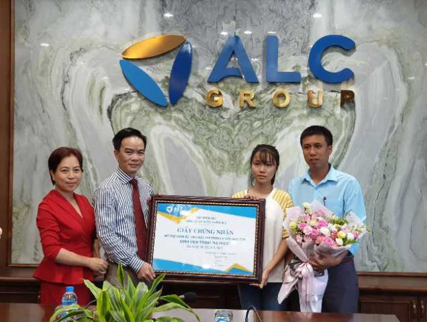  Tập đoàn ALC hỗ trợ toàn bộ học phí 5 năm Đại học và sinh hoạt hàng tháng cho Phúc  