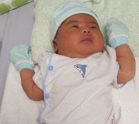   Bé sơ sinh ở Quảng Ngãi nặng 5kg.  