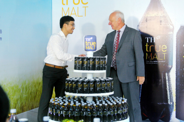  Ngày 18/5, tại Hà Nội, Tập đoàn TH chính thức ra mắt sản phẩm mới – nước giải khát lên men tự nhiên từ mầm lúa mạch TH true MALT chai 500ml và lon 500ml.  