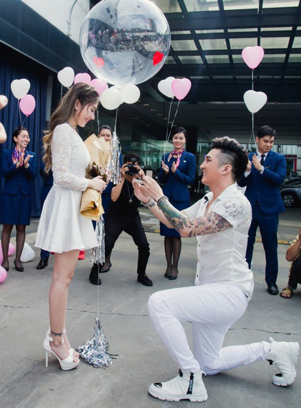 Tin tức sao việt 10/9: Lâm Chấn Khang tổ chức đám cưới với bạn gái sau 17 năm yêu 2