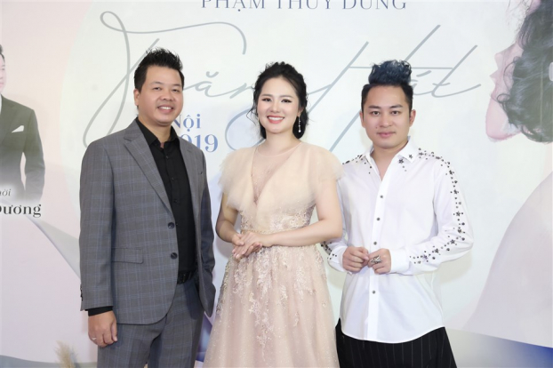 Sao Mai Phạm Thùy Dung đánh dấu sự nghiệp 9 năm bằng liveconcert 'Trăng Hát' 3