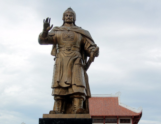   Tượng vua Quang Trung - Ảnh tư liệu  