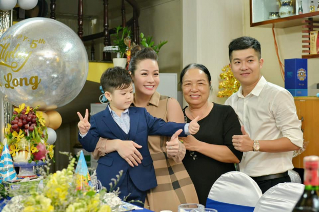 Tin tức sao Việt 23/9: Nhật Kim Anh vui vẻ bên chồng cũ trong ngày sinh nhật quý tử 2