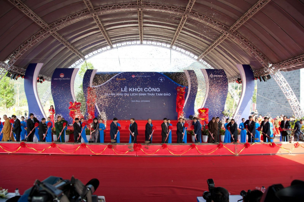   Thủ tướng Chính phủ Nguyễn Xuân Phúc đã tham dự và phát lệnh khởi công dự án.  