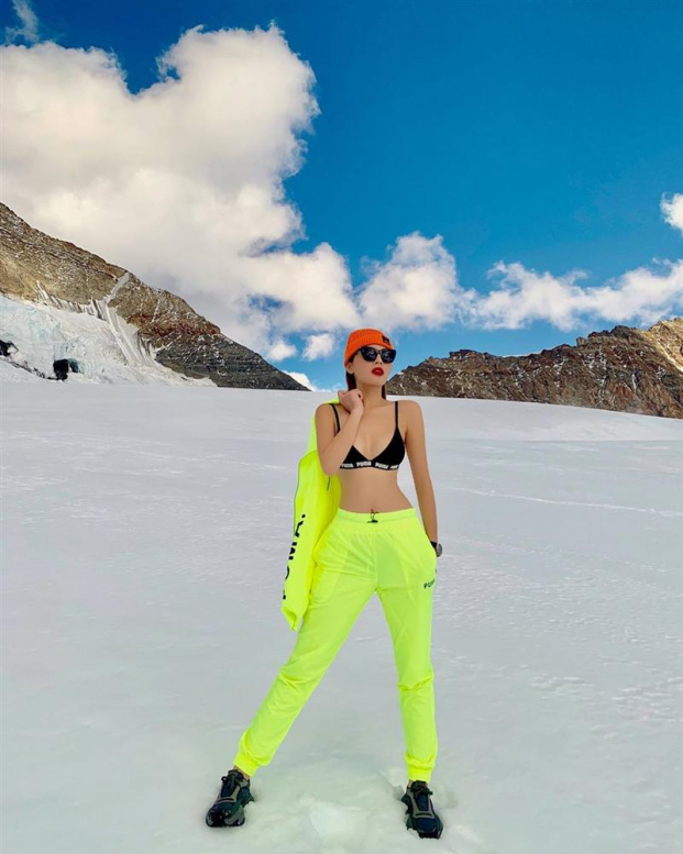 Tin sao Việt hôm nay 4/10: Hoa hậu Kỳ Duyên khoe body nóng bỏng trên đỉnh Jungfraujoch 4