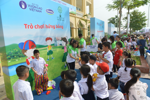 Vinamilk trồng 61.000 cây xanh và trao 119.000 ly sữa cho trẻ em Hà Nội 14