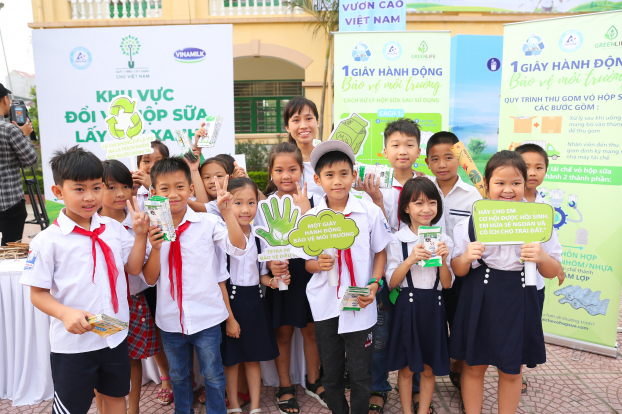Vinamilk trồng 61.000 cây xanh và trao 119.000 ly sữa cho trẻ em Hà Nội 17