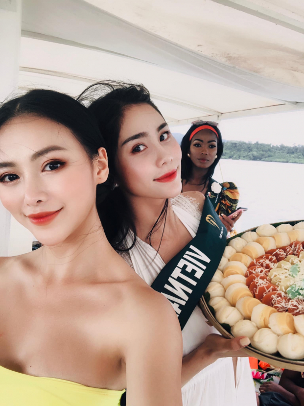   Hoàng Hạnh đọ sắc bên Hoa hậu Trái đất 2018 Nguyễn Phương Khánh  