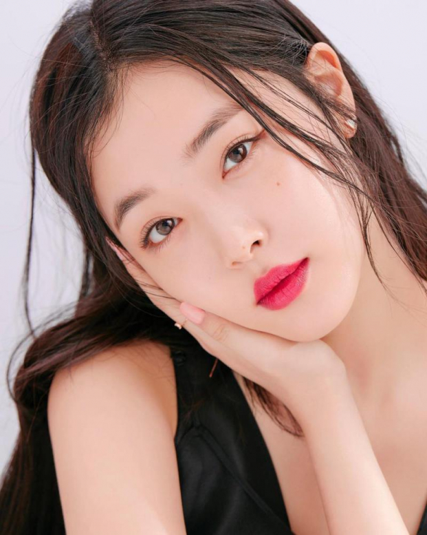   Sulli từ 'công chúa SM' được o bế đến ngôi sao bị chỉ trích nhiều nhất Kpop  