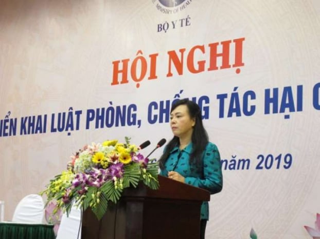   Bộ trưởng Bộ Y tế Nguyễn Thị Kim Tiến phát biểu tại hội nghị.  