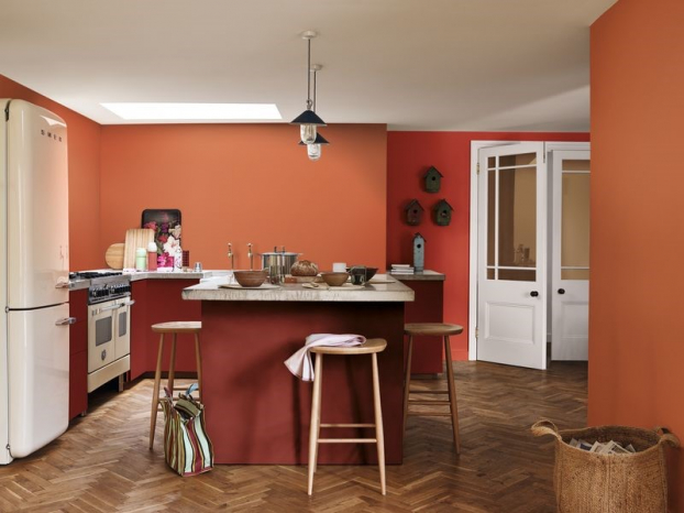   Căn bếp nhỏ tông màu đỏ - cam giúp mẹ luôn cảm thấy ấm áp, tươi vui  