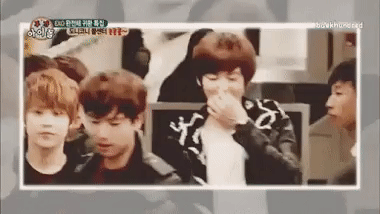 6 lần 'ngượng chín mặt' của các thành viên EXO: Xiumin, Suho chịu thua em út Sehun 13