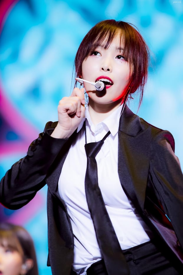 8 idol nữ diện vest đẹp nhất Kpop: Lisa 'soái khí' nhưng vẫn chẳng sánh bằng Nayeon 3