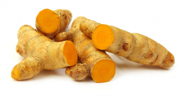   Tinh chất curcumin có trong củ nghệ vàng có tác dụng làm giảm tình trạng viêm loét, đau dạ dày  