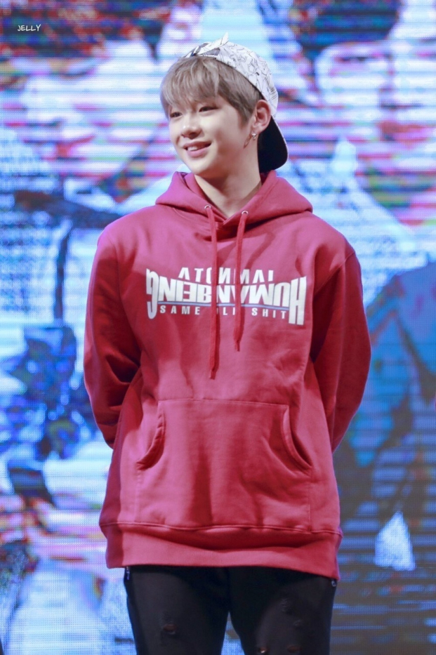5 sao nam mặc hoodie đẹp nhất Kpop: Jungkook đẹp nhưng vẫn thua 1 thành viên NCT 8