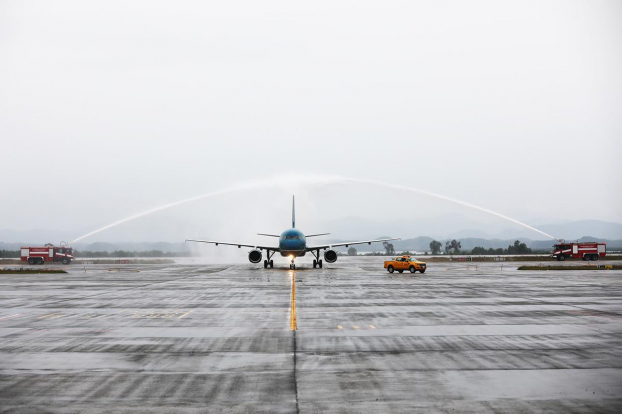   Chuyến bay đầu tiên của Cảng hàng không quốc tế Vân Đồn với Quảng Ninh  