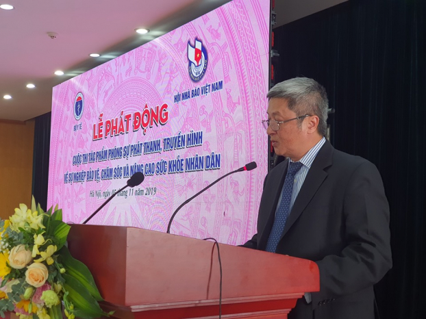  Thứ trưởng Bộ Y tế Nguyễn Trường Sơn phát biểu tại buổi phát động.  