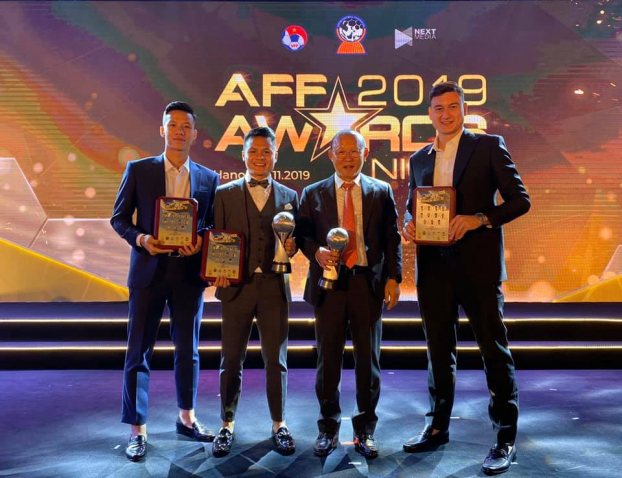   Tin bóng đá 9/11: HLV Park, Quang Hải và ĐTVN ẵm danh hiệu xuất sắc nhất AFF Awards  