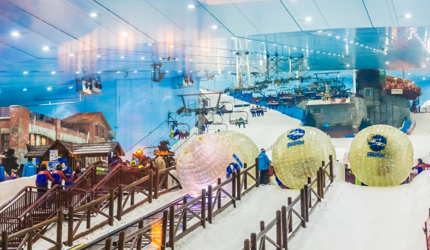   Quote: Sailing Bay Ninh Chữ là dự án đầu tiên tại Việt Nam có diện tích tổ hợp giải trí thể thao tuyết rộng 8.000 m2, quy mô lớn thứ 3 thế giới.  