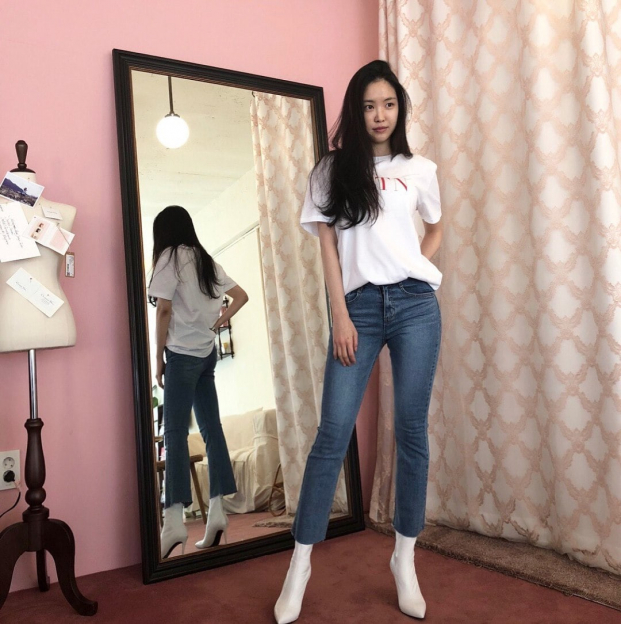 6 idol nữ diện quần jeans đẹp nhất Kpop: Jisoo, Naeun đúng là huyền thoại 8