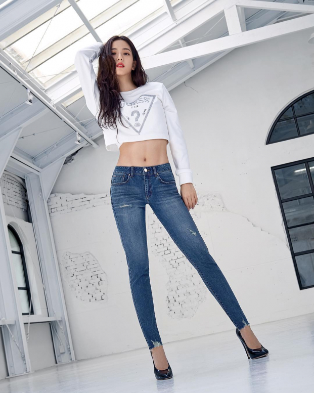6 idol nữ diện quần jeans đẹp nhất Kpop: Jisoo, Naeun đúng là huyền thoại 6