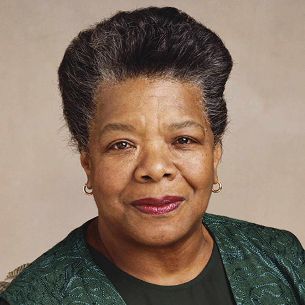   Nhà thơ nổi tiếng người Mỹ- Maya Angelou  