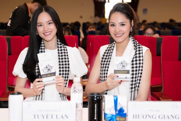   Hoa hậu đẹp nhất Châu Á Hương Giang đọ sắc người mẫu quốc tế Tuyết Lan  
