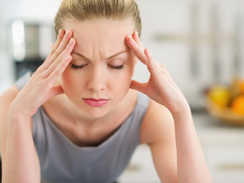   12 Loại đồ ăn, thức uống có thể khiến tình trạng đau đầu của bạn tồi tệ hơn  