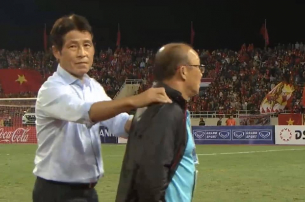 HLV Park Hang-seo căng thẳng với trợ lý HLV Thái Lan sau trận đấu 2