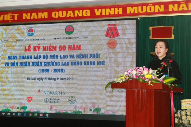   Bộ trưởng Bộ Y tế Nguyễn Thị Kim Tiến phát biểu chúc mừng tập thể đội ngũ bộ môn Lao và bệnh Phổi.  