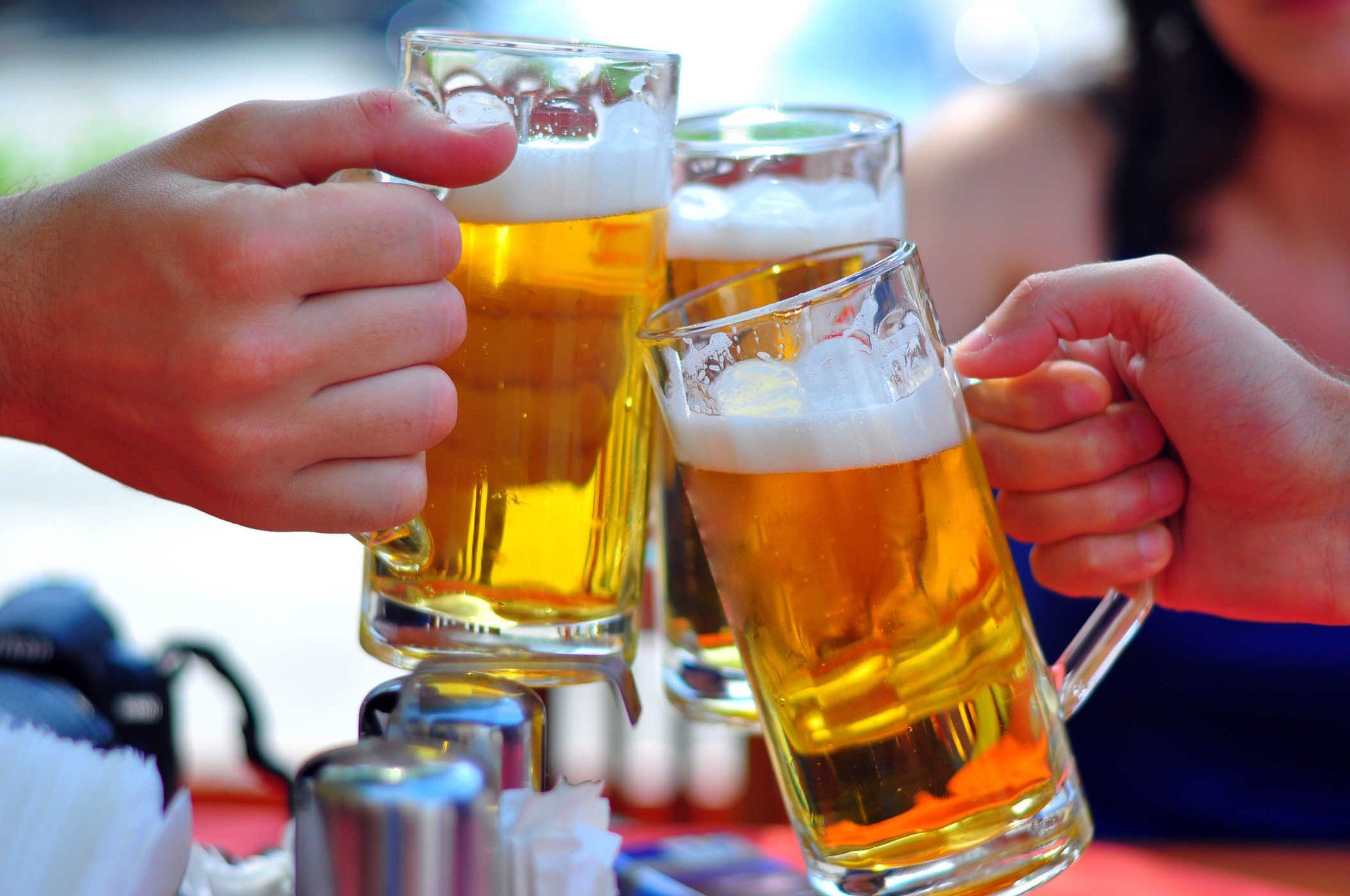   Hệ miễn dịch suy yếu do uống quá nhiều rượu bia  