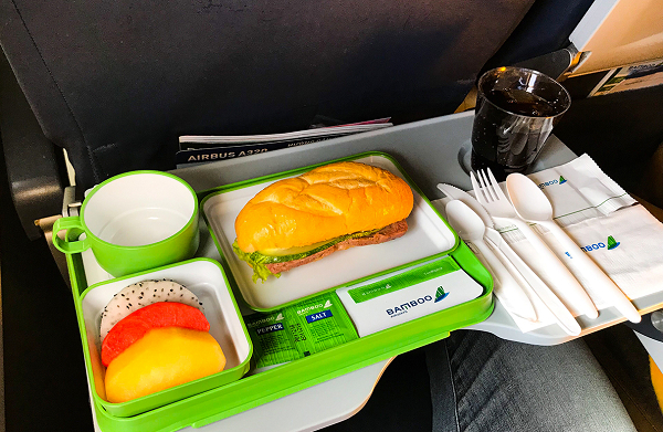   Bữa ăn trên chuyến bay hãng Bamboo Airways  